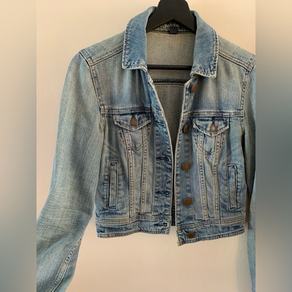 American Eagle // Cropped Denim Jacket - Picture 3 of 14